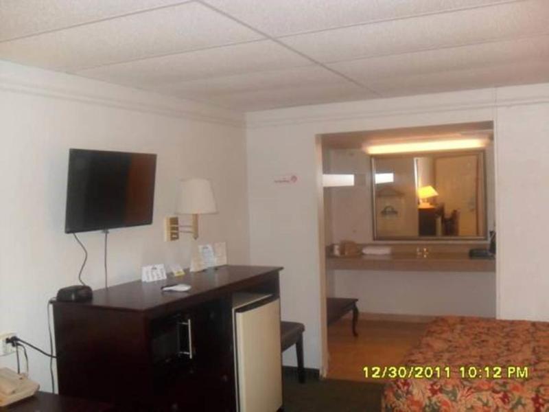 Days Inn By Wyndham Gainesville Exterior foto